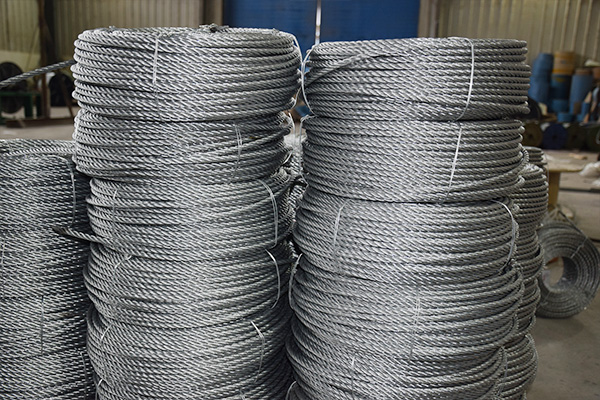 Status pambuka lan pangembangan kabel baja sing adhem